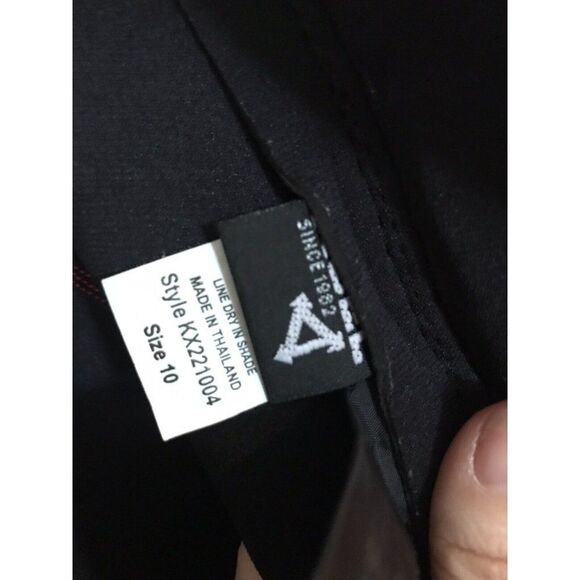 XCEL Kids Swim Rashguard - Black and Red - Picture 6 of 7